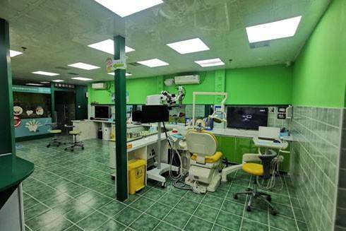 广西 南宁雅仕莱口腔门诊部医生团队实力强大及骨干医生简介