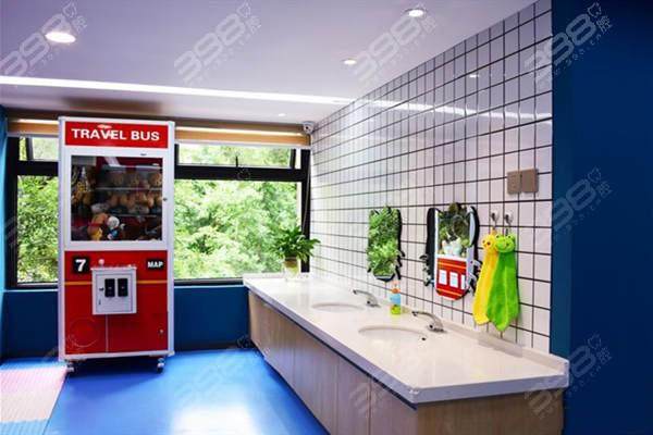 昆明亲亲口腔门诊部医生团队实力强大及骨干医生简介