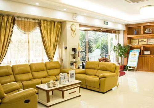 广州冠华口腔门诊(华景总院)医生团队实力强大及骨干医生简介