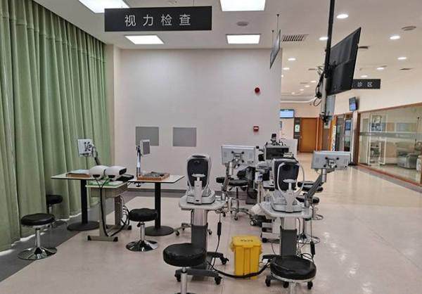 东港何氏眼科医院收费价格表/收费标准