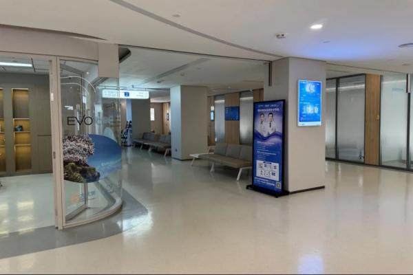 成人医学配镜（派丽蒙眼镜镜架）：档次解析、价格表及实体店配镜指南