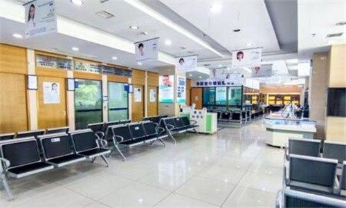 兰州爱尔眼科医院范好荣联系电话 附专家坐诊安排及预约挂号全攻略