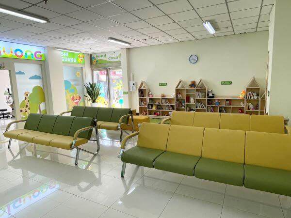 ICL晶体植入（不带散光）3万起，与带散光款区别及散光治疗解析