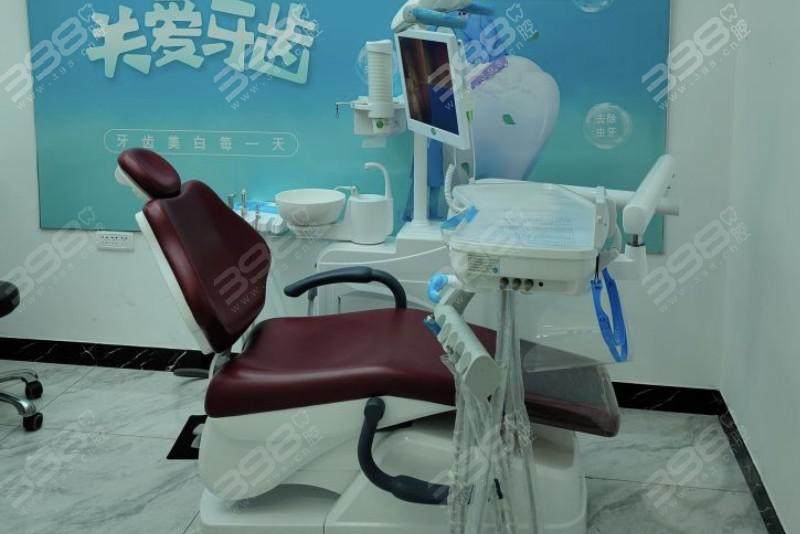 长春绿园王艳波口腔诊所地理位置便于到院。
