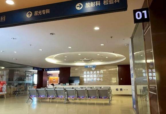 成都新视界眼科医院谢明丽啥档次？从资历口碑、手术价格、患者评价等多方面分析 